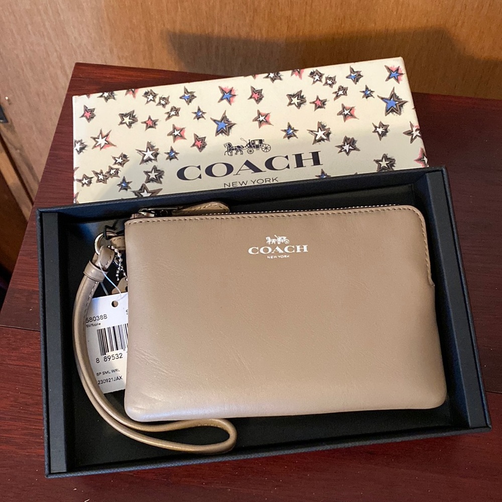 Coach Wristlet Wallet, NWT in gift box